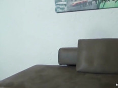 Немецкая девушка сняла платье и подрочила член нежными руками