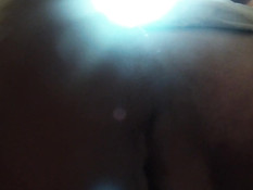 Жена с большой грудью неспешно сосёт у мужа член и получает вибратор