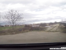 Водитель такси оттрахал в салоне молодую пассажирку блондинку