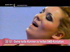 Блондинка Cheyenne Lacroix трахается с мужиком на его мотоцикле