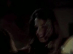 Светловолосая любовница в чулках соблазняет мужа в присутствии жены