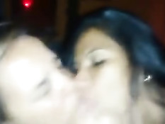 Парень подрочил хуй и залил спермой лица двух латиноамериканок