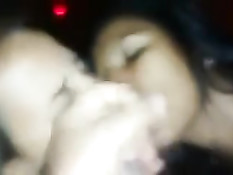 Парень подрочил хуй и залил спермой лица двух латиноамериканок