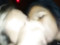 Парень подрочил хуй и залил спермой лица двух латиноамериканок