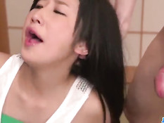 Ребята оттрахали музыкальную японскую девчонку Suzu Ichinose