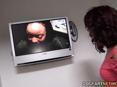 Просунутые в отверстия члены дрочит и сосёт рыжая Jaydence Rose