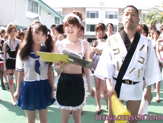 Развратные японские девки в сексуальных нарядах затрахали парня