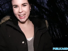 Парень снял за деньги и оттрахал на улице девушку Amber Nevada