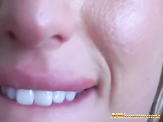 Блондинка Cassidy Blue отсосала чёрный хуй и дала отыметь в анал