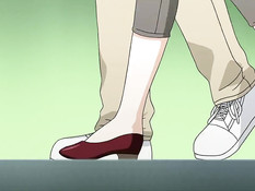 Грудастая хентай студентка Юри Котобики отсасывает у парня член