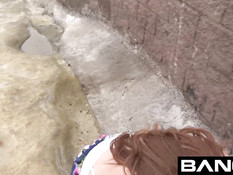 Девка Alison Rey сосёт хуй на пляже, а потом идёт ебаться к парню