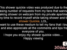 Красивая девчонка Stella Cox принимает душ и ласкает свою грудь