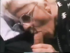 Блондинка и брюнетка занимаются анальным и вагинальным сексом