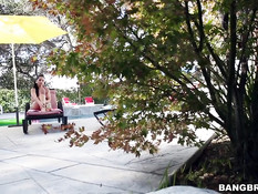 Негр пришёл в гости к горячей латинке Rose Monroe и отымел сучку