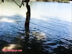 Тайская девка отсасывает и дрочит длинный член в райском месте