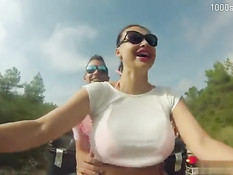 Он привёз в горы сисястую брюнетку Aletta Ocean и отымел в киску