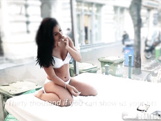 Девушка Ria Rodrigez согласилась трахаться в самом центре города