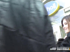 Украинскую девушку Veronica Morre отымели на улице в Будапеште