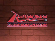 Эти молодые девчонки занимаются сексом с брутальными мужиками