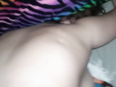 Девка с большой грудью отсосала и села на член волосатой пиздой