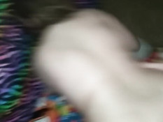 Девка с большой грудью отсосала и села на член волосатой пиздой