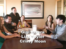 Три развратные семейные пары занимаются свинг сексом в квартире