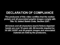 Очкастая Dee Siren возбудила себя вибратором и высосала сперму