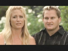 Свингеры принимают совместную ванну и занимаются сексом на шоу