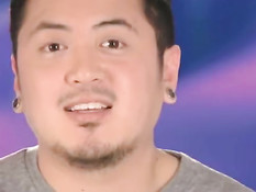 Свингеры принимают совместную ванну и занимаются сексом на шоу