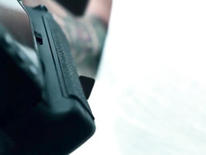 Русские девушки приходят к фотографу и снимаются в порно клипах