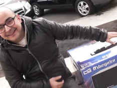 20-летняя испанская девушка занимается сексом с двумя мужиками