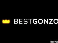 Мужик отодрал на диване возбуждённую сисястую тёлку Mia Lelani