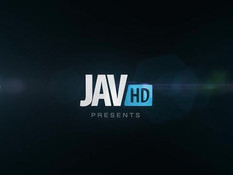 Парни вдвоём оттрахали красивую сиськастую японку Maki Koizumi