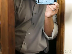 Блондинка с большой грудью Alyssa Lynn ебётся с молодым парнем