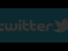 Девушки широко открывают ротик, чтобы получить порцию спермы