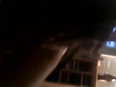 Латиноамериканская девка отсасывает и трётся красивой задницей