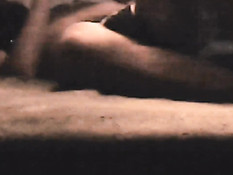 Поставил раком покорного голубого приятеля и засадил член в зад