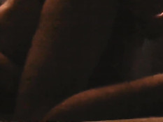 Поставил раком покорного голубого приятеля и засадил член в зад