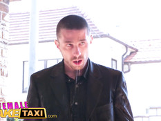 Джентльмены вдвоём оттрахали в гараже молодую Vanessa Decker