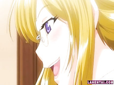 Соблазнительная хентай блондинка с большой грудью села на член