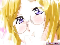 Соблазнительная хентай блондинка с большой грудью села на член