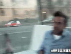 Молодая брюнетка Aida Sweet готова ебаться в самом центре города