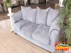 Остановил машину на обочине и дал отсосать латинке Alexis Love