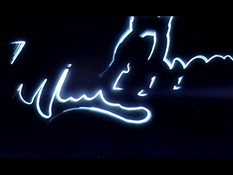 Спортивная девушка в стрингах постоянно хочет заниматься сексом