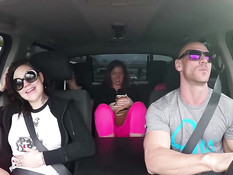 Секс оргия одного лысого мужчины с пятью горячими порно актрисами