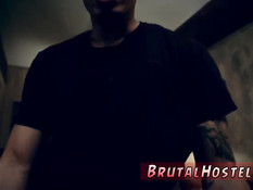 Две сексуальные брюнетки отсасывали член своему строгому приятелю