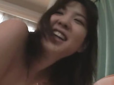 Возбуждённых японских девок ебут после вагинального фистинга