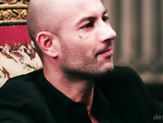 Лысый мужик вылизал анус девушке Amirah Adara и засадил член