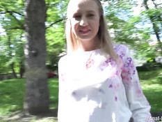 Он привёл домой и отпердолил в попу молодую русскую блондинку