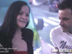 Он снял грудастую студентку Dolly Diore и оттрахал в мокрую киску